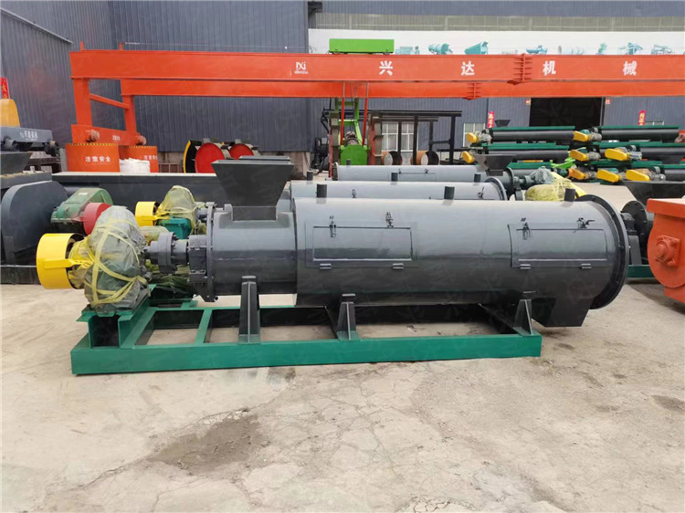 新型牛糞豬糞有機肥加工設(shè)備 腐殖酸雞糞攪齒造粒機 顆粒均勻 成球率高